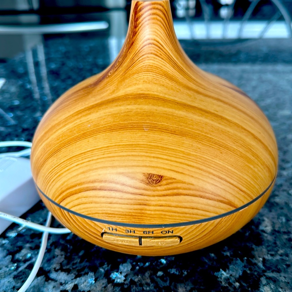 Victsing aroma diffuser with original packaging and accessories color changing
